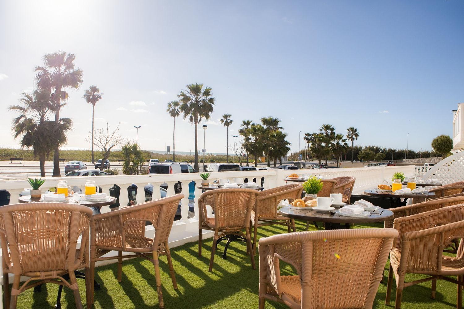 קוניל דה לה פרונטרה Hotel Playa Conil - Beachfront Studios & Suites מראה חיצוני תמונה
